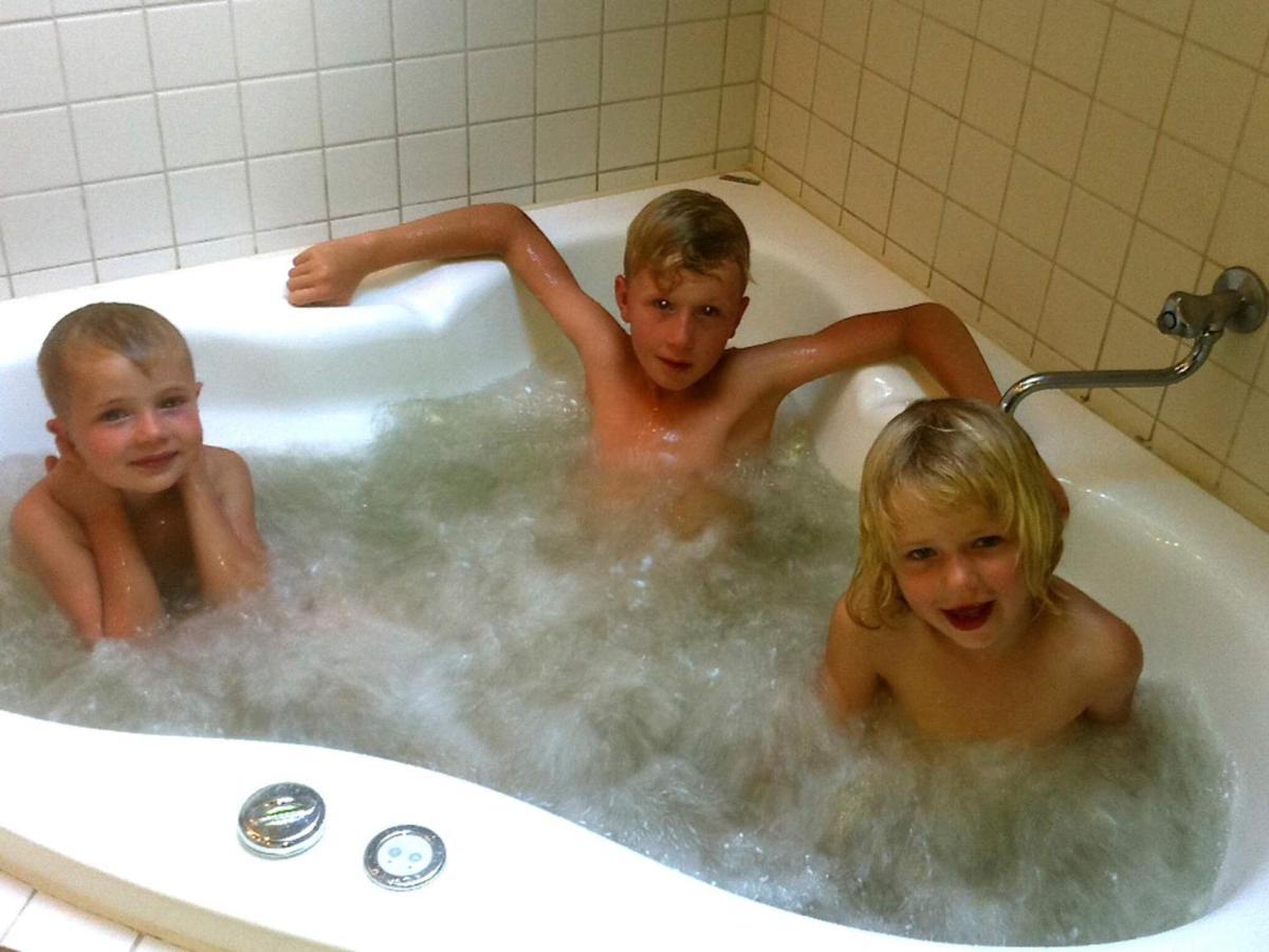 Three-Bedroom Holiday Home In Blavand 85 Eksteriør billede
